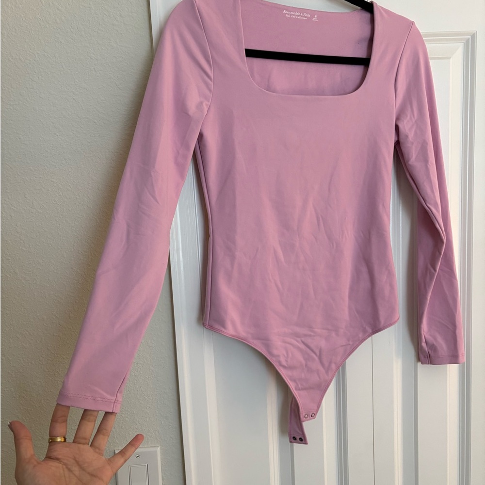 Abercrombie & Fitch Soft Pink Top bodysuit M